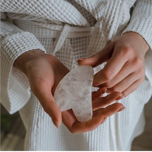 Elle Rose Quartz Gua Sha - Picture 3 of 4